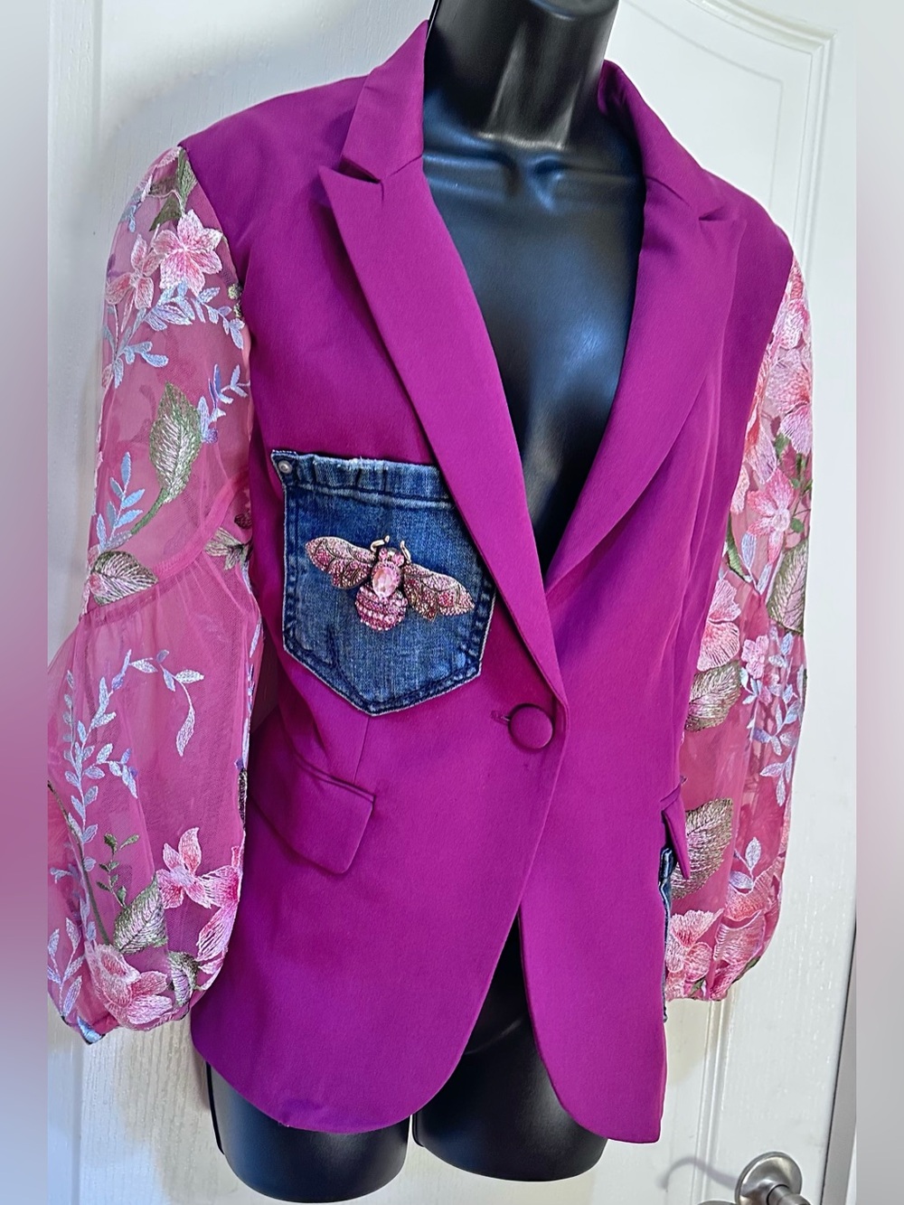 Upcycled Womens Magenta Blazer with Embroidered Sheer Floral Sleeves size L - Picture 8 of 8